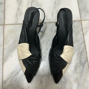 Mercedes Castillo open back pump